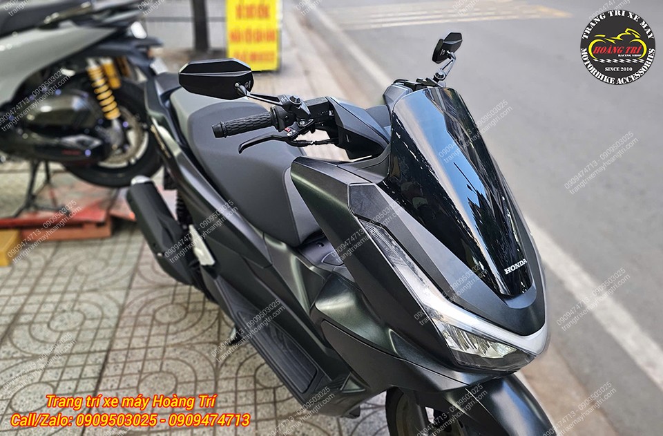 Honda PCX 160 thêm nổi bật nhờ bao tay Daytona kết hợp kính hậu Shenao phong cách hiện đại