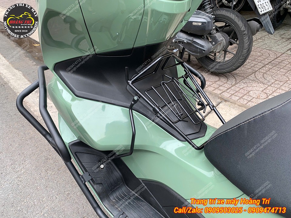 Baga giữa kết hợp khung chống đổ HTR giúp Honda PCX 160 tăng tiện ích sử dụng hằng ngày
