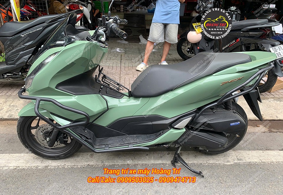 Honda PCX 160 phối baga giữa cùng khung chống đổ HTR mang phong cách tiện ích và cứng cáp