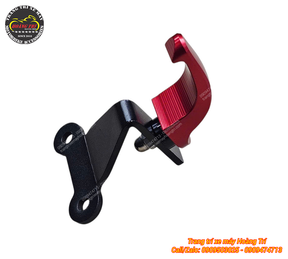 Mặt sau móc treo đồ PCX 160 thể hiện kết cấu pát kim loại cứng cáp và gọn gàng