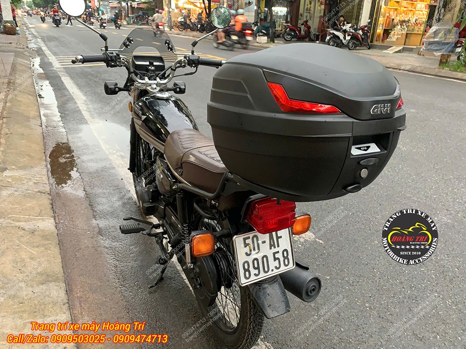 Honda CG125 kết hợp kính chắn gió ngắn cùng thùng Givi B27NX phong cách thể thao hơn