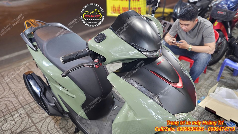 Toàn cảnh Honda SH 2026 sau nâng cấp tay thắng CRG Carbon, tạo điểm nhấn sang trọng hơn