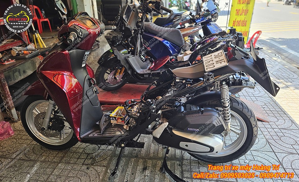 Honda SH 2026 tháo dàn áo phía sqau chuẩn bị nâng cấp phuộc Ohlins HO316 cùng HPA TTX V2
