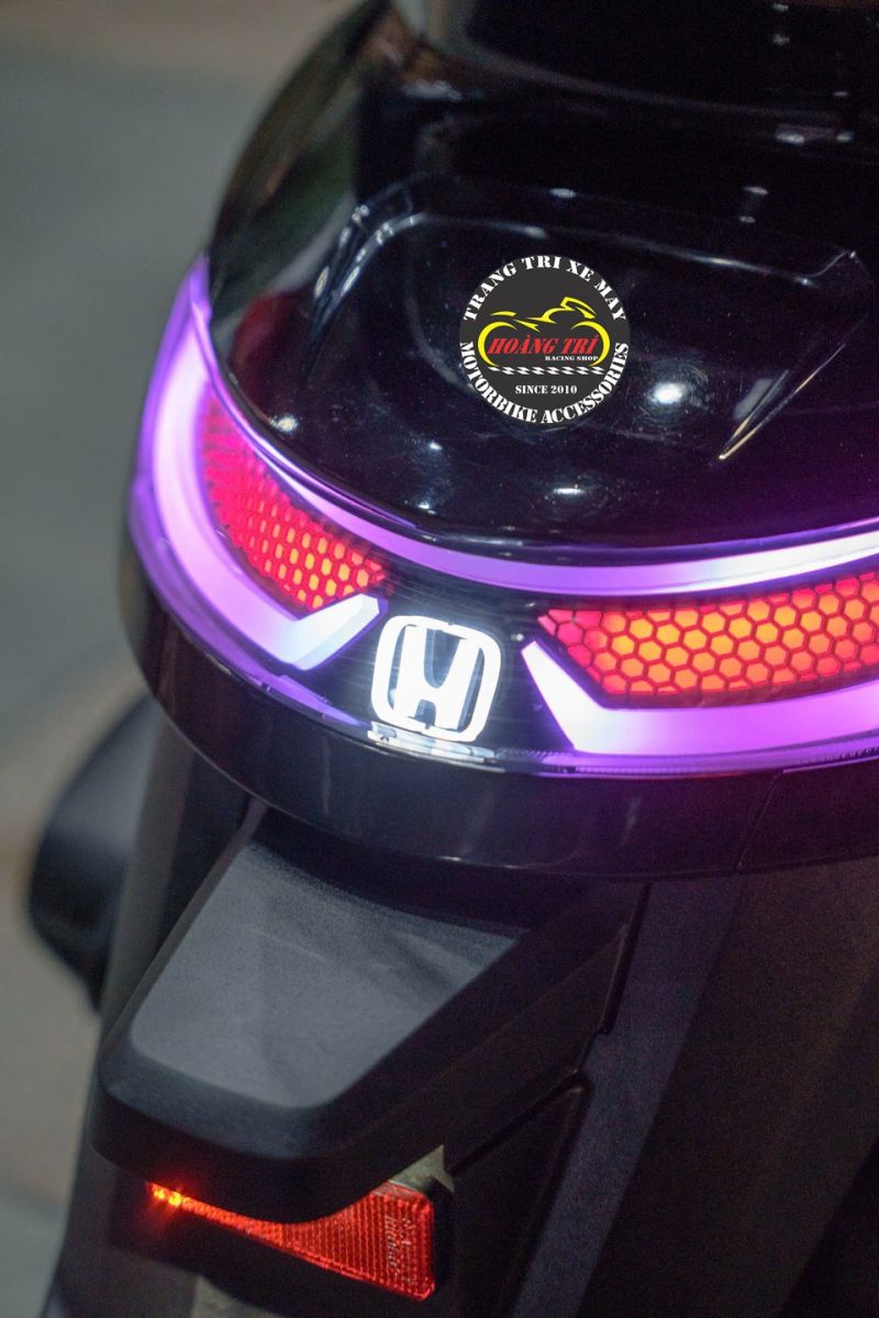 Đèn hậu Stylo 160 phối logo Honda phát sáng, tăng điểm nhấn sang trọng và khác biệt