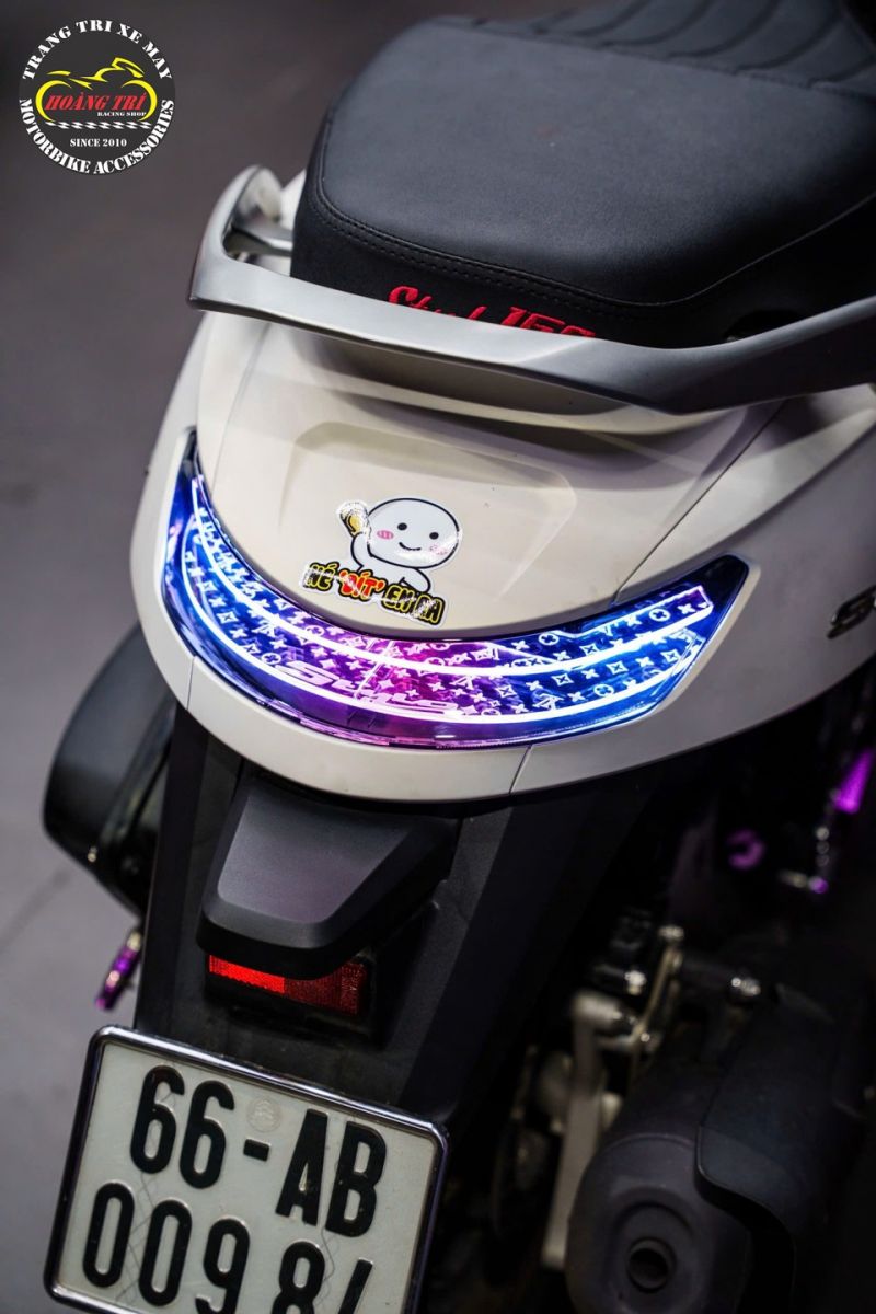Tổng thể đuôi Honda Stylo 160 nổi bật hơn với đèn hậu Stylo 160 đa sắc hiện đại