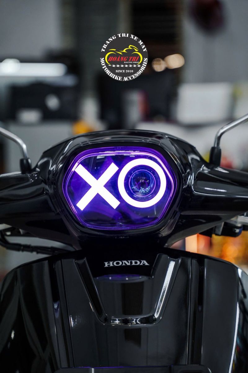 Góc trực diện với hiệu ứng XO làm nổi bật và cuốn hút hơn cho xe Stylo 160