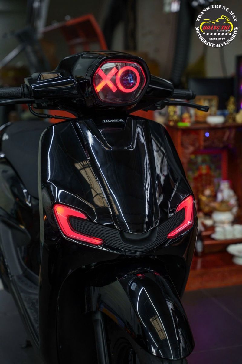 Honda Stylo 160 nổi bật với bi cầu XO đỏ kết hợp dải LED Audi đồng bộ đầy cá tính
