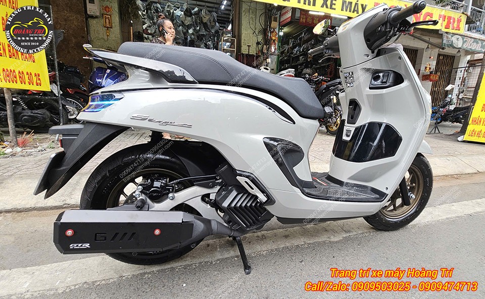 Tổng thể Honda Stylo 160 nổi bật hơn với ốp pô nhôm CNC kiểu GTR cứng cáp, hiện đại