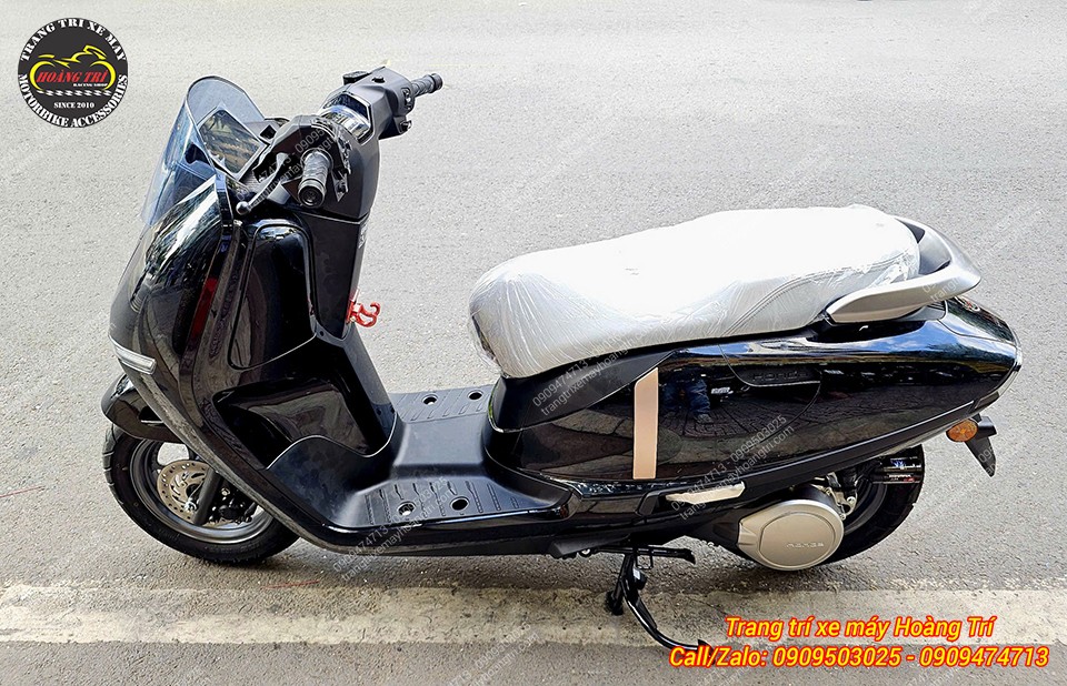 Honda UC3 hài hòa hơn với móc treo HTR Grande, vừa tiện dụng vừa giữ vẻ hiện đại, thẩm mỹ