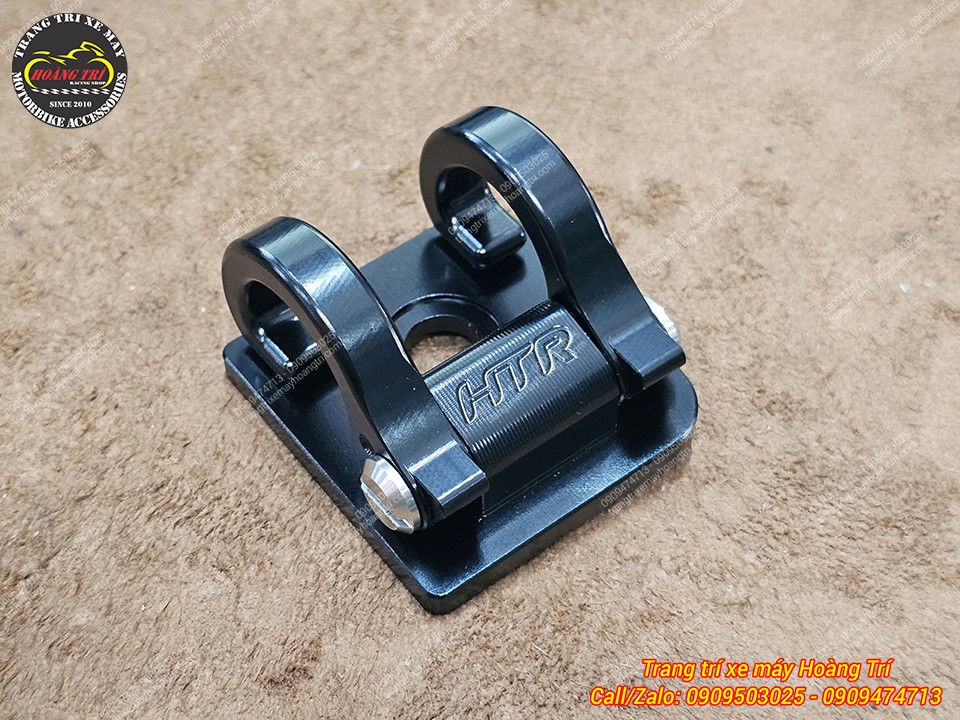 Phiên bản đen của móc treo HTR Grande nổi bật cùng logo CNC sắc sảo, đẹp mắt