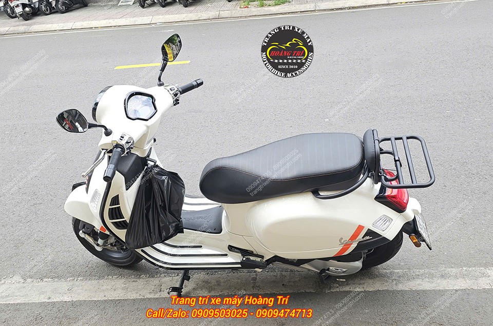 Toàn cảnh Vespa GTS trang bị baga sau tựa lưng chữ C, tăng tiện ích và vẻ ngoài cao cấp