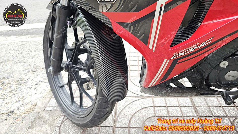 Dè trước Winner X hoàn thiện sơn nhúng carbon bóng đẹp, tạo điểm nhấn mạnh mẽ cho đầu xe