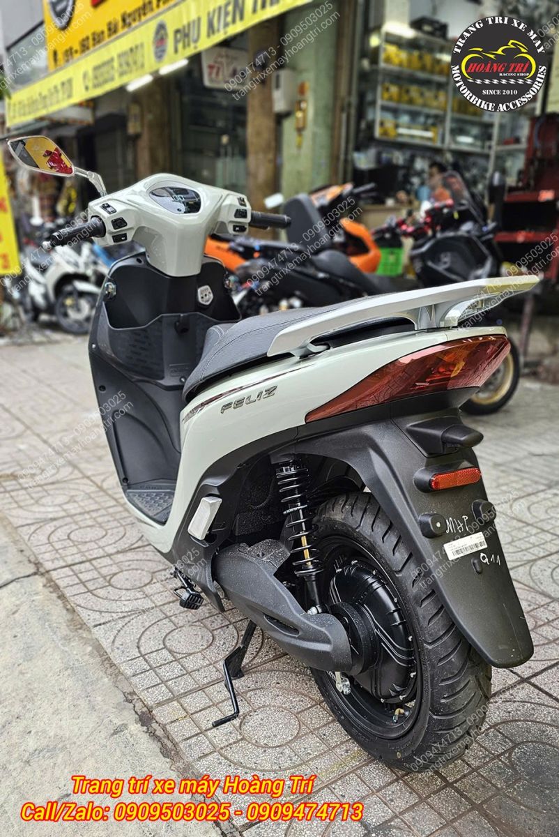 Cận cảnh phuộc sau Racing Boy tăng khả năng giảm xóc và ổn định cho VinFast Feliz