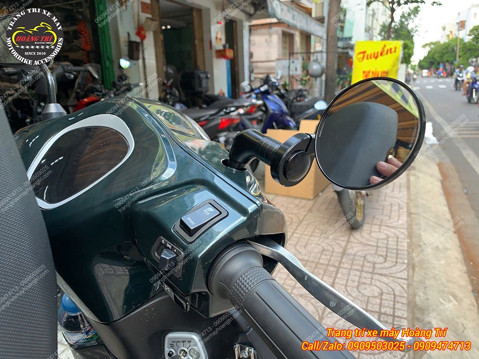 Kiếng hậu kiểu Motogadget tròn thiết kế gọn gàng, hài hòa với phong cách thanh lịch của VinFast Feliz