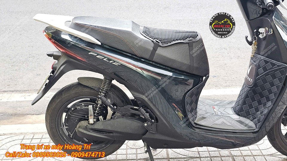 Góc nghiêng VinFast Feliz nổi bật hơn với gác chân phụ HTR thiết kế gập mở linh hoạt