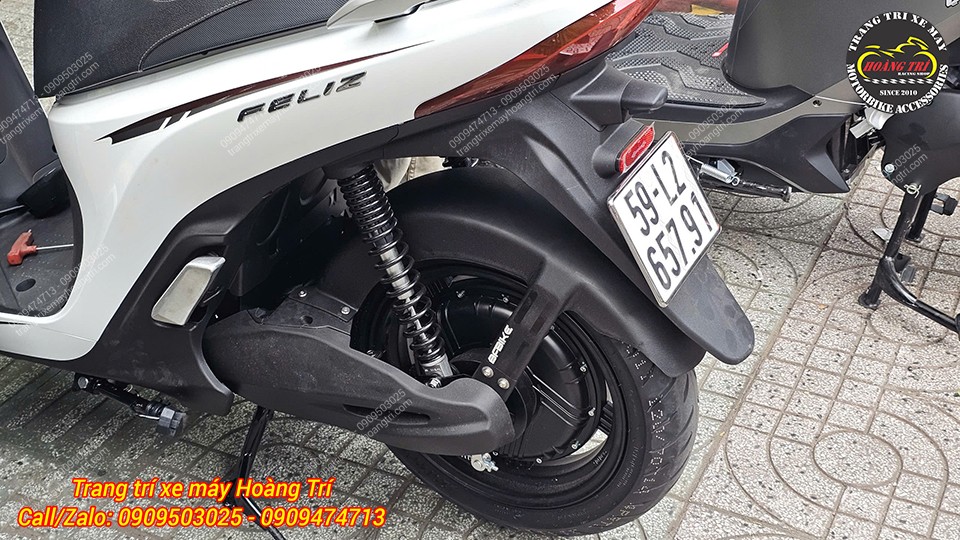 Góc sau VinFast Feliz nổi bật với pát chắn bùn chắc chắn, ôm sát bánh xe đẹp mắt