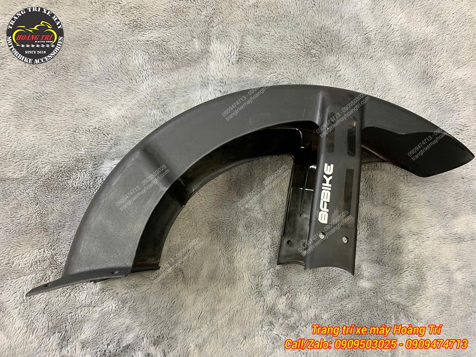 Góc nghiêng chắn bùn nguyên khối B-Factory VinFast Feliz nổi bật với thiết kế liền khối hiện đại, chắc chắn