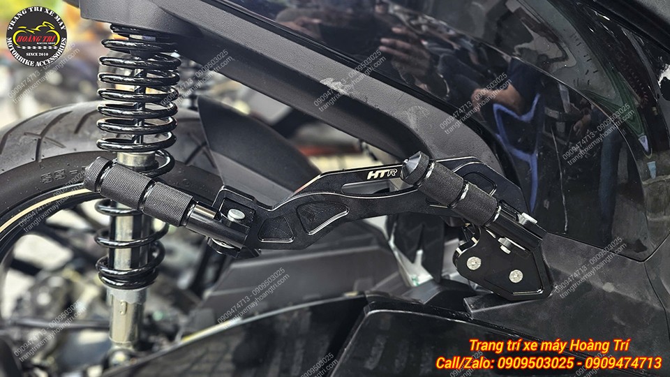 Cận cảnh gác chân phụ HTR cùng pát nhôm sau khi lắp hoàn thiện trên Theon S