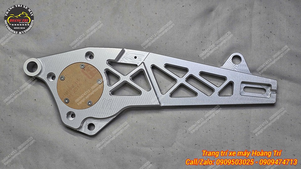 Toàn cảnh gấp nhôm CNC DatBike Quantum V2 màu bạc nổi bật với kết cấu cứng cáp, hoàn thiện tinh tế