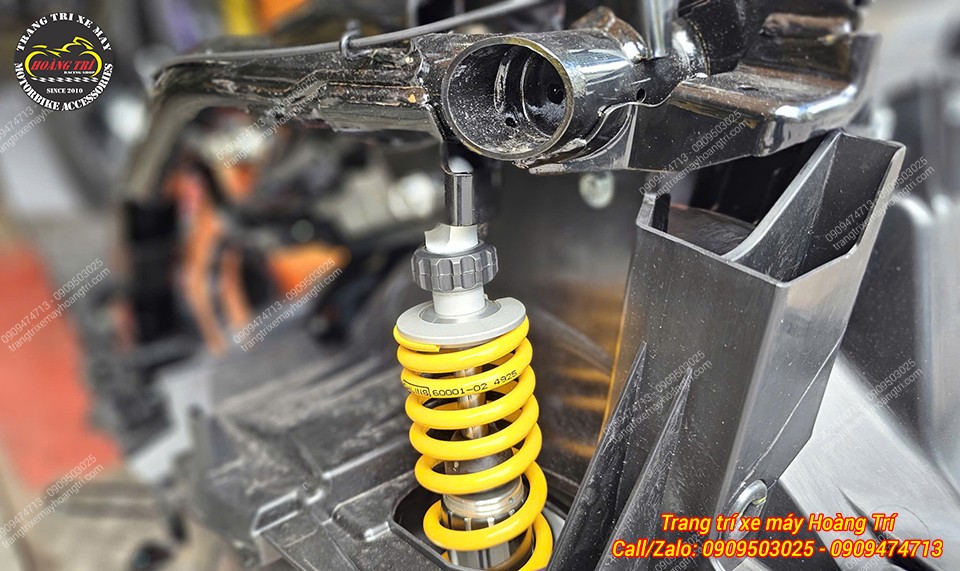 Đã hoàn thiện lắp phuộc Ohlins HO349 lên Honda UC3, căn chỉnh chính xác từng vị trí