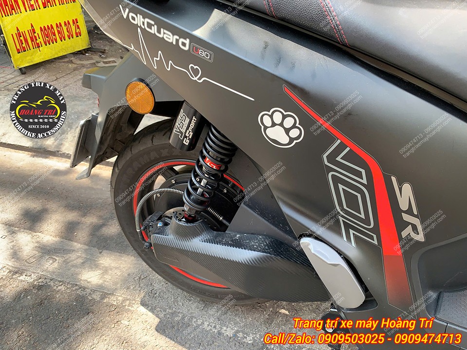 Góc nhìn phía sau Yadea Voltguard trang bị phuộc YSS G-Sport, mang lại cảm giác lái êm ái hơn