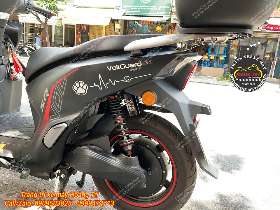 Tuy cần khoét nhẹ dàn nhựa của xe nhưng nhìn bên ngoài không cảm nhận thấy sự khác biệt, bảo đảm thẩm mỹ