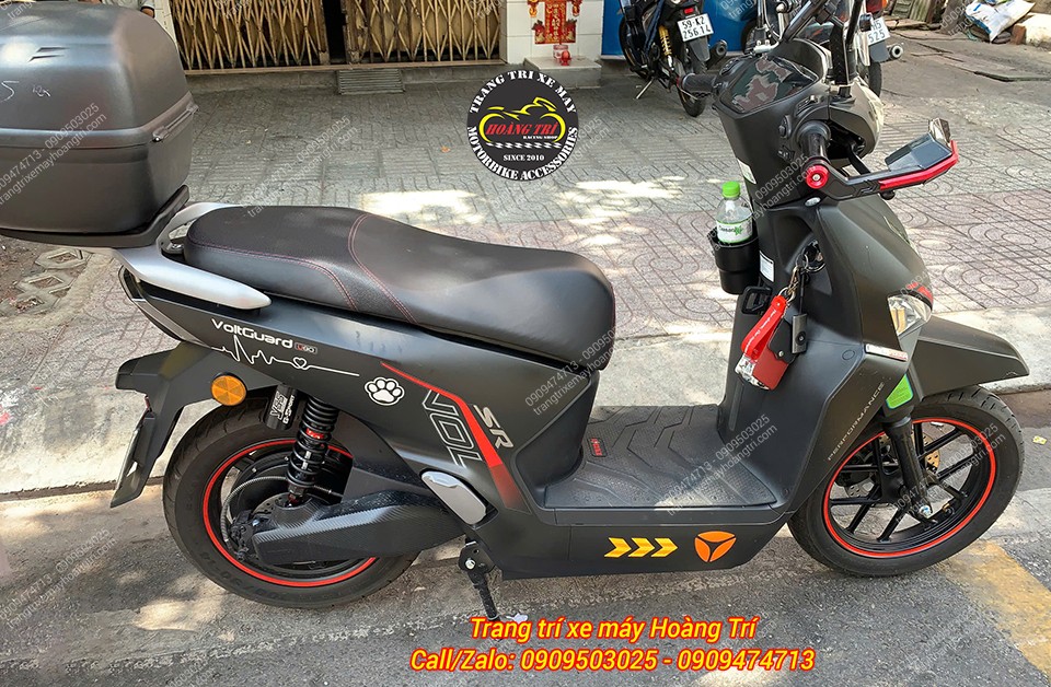 Toàn cảnh Yadea Voltguard nâng cấp phuộc YSS G-Sport, tạo tổng thể thể thao và vận hành chắc chắn hơn