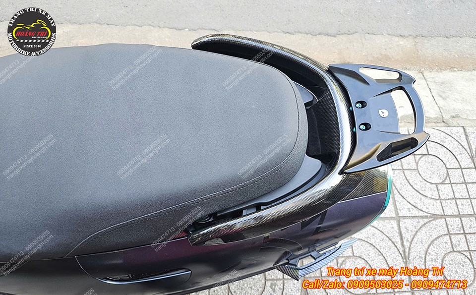 Góc sau Honda UC3 nổi bật với baga nối dài, tăng tiện ích và vẻ ngoài mạnh mẽ hơn