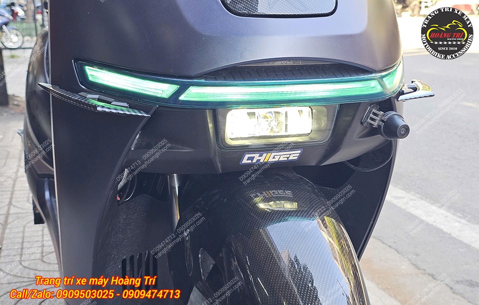 Cận cảnh camera hành trình Chigee được lắp gọn gàng trên chiếc Honda UC3