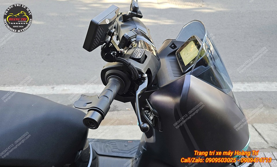 Góc lái Honda UC3 trang bị màn hình Chigee hiển thị trực quan, theo dõi hành trình thuận tiện