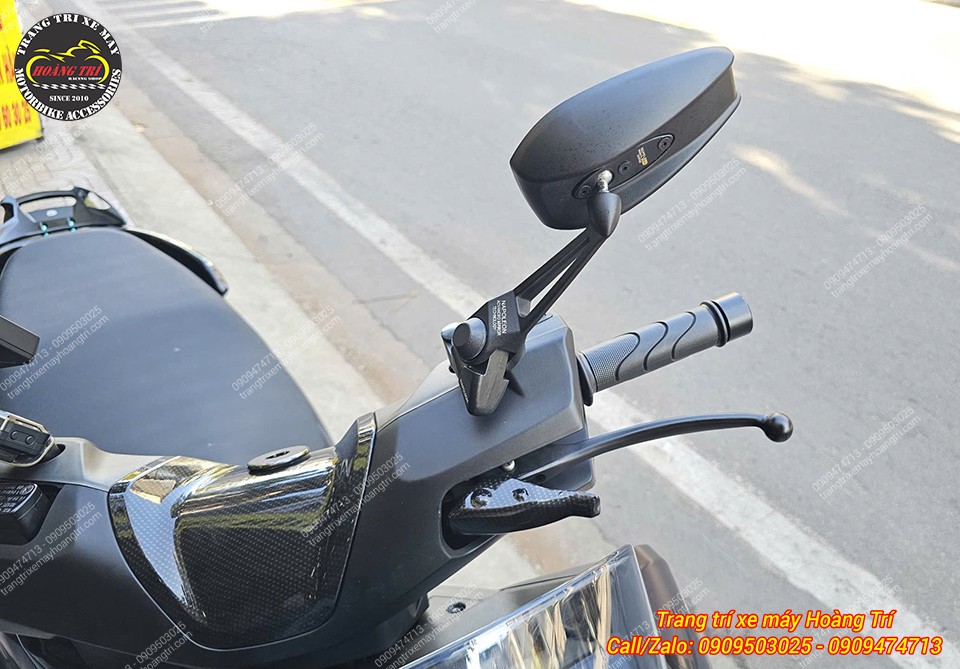 Honda UC3 trang bị kính hậu kiểu màu đen, tăng phong cách thể thao và cá tính hơn