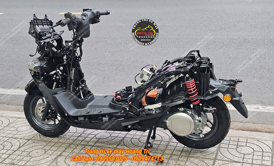 Chủ xe tiếp tục nâng cấp nhiều phụ kiện nên Honda UC3 vẫn chưa lắp hoàn thiện dàn áo