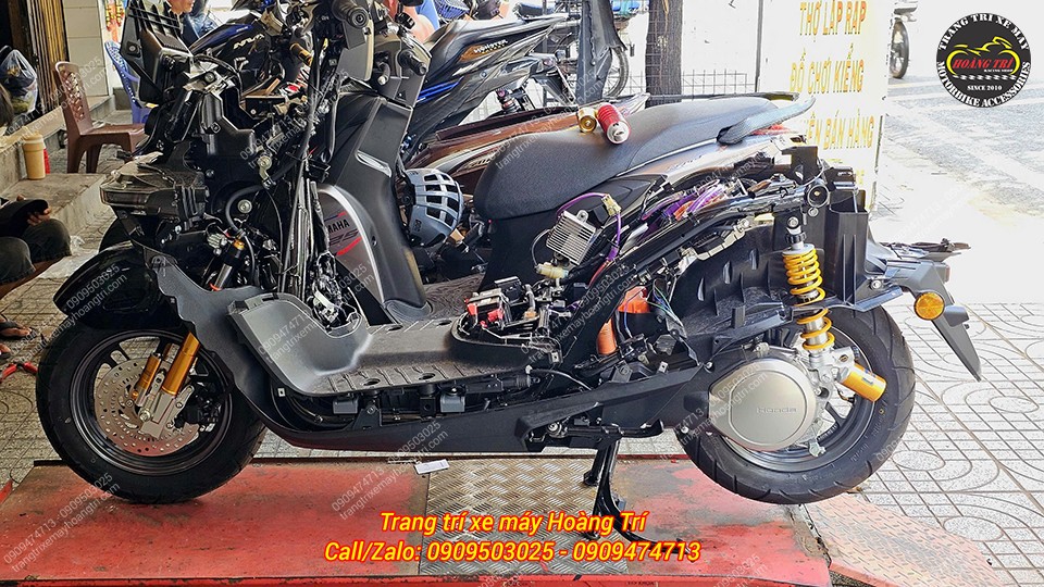 Honda UC3 được lựa chọn lắp phuộc trước Kingham kết hợp phuộc sau Ohlins chính hãng