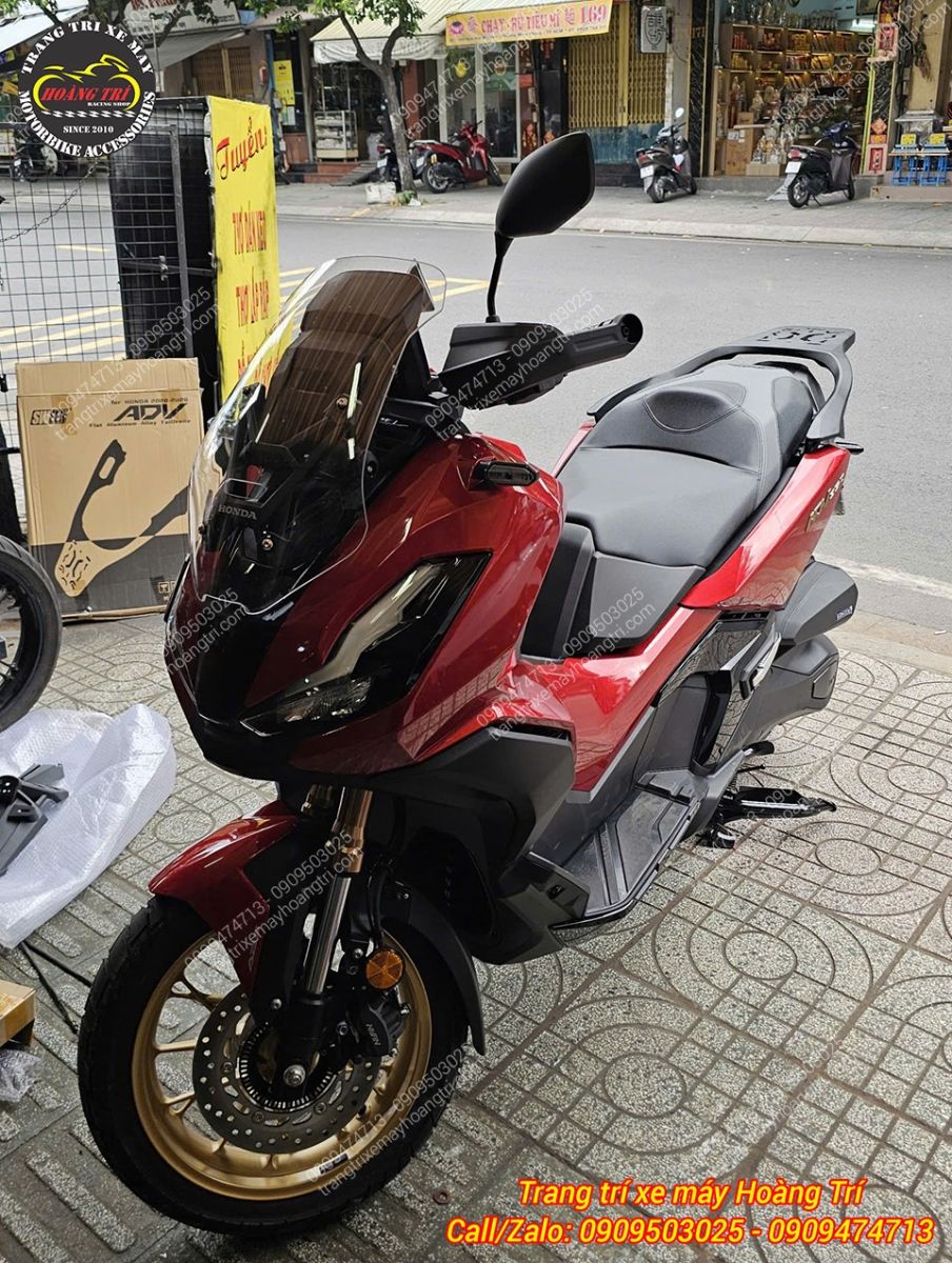 Baga NCL hoàn thiện hài hòa trên ADV 350, nên trang bị cùng thùng sau để tăng thêm tiện ích