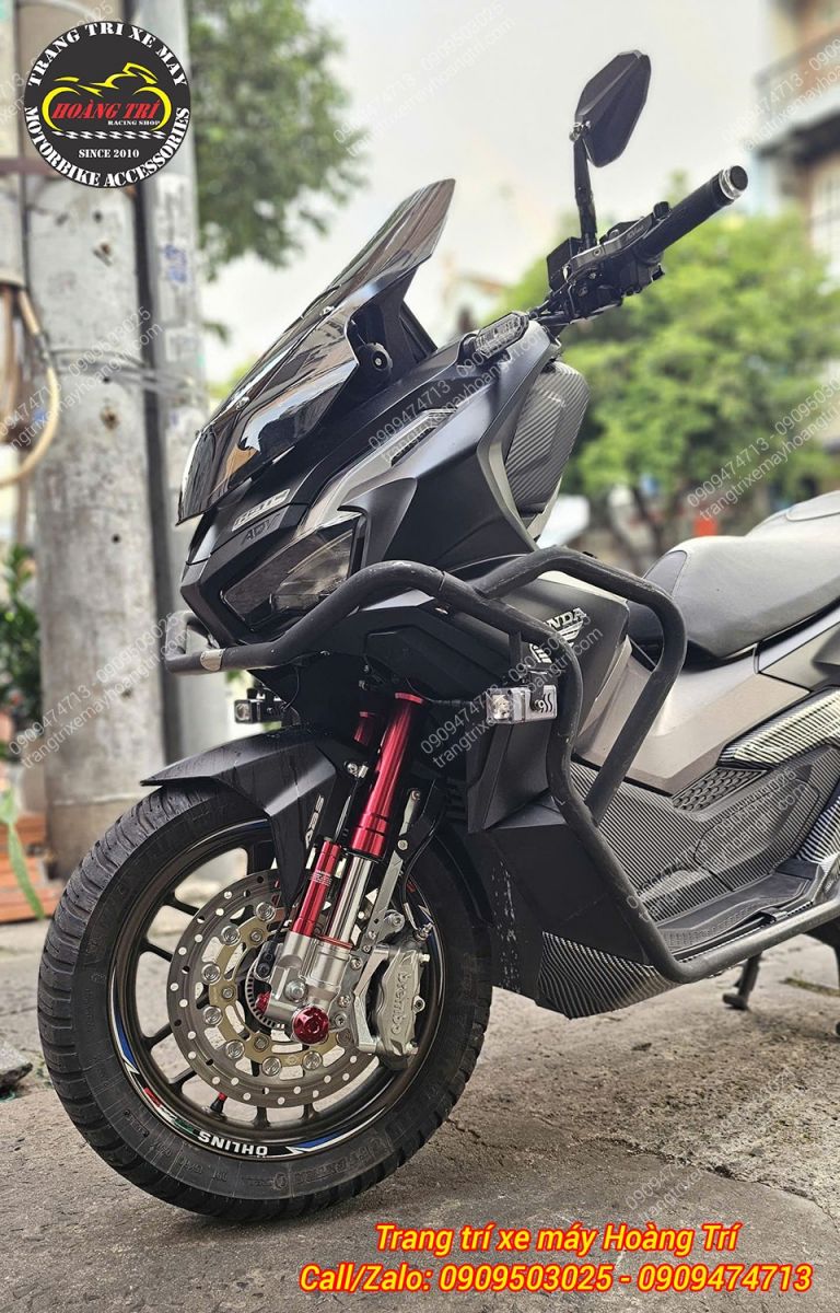Tổng thể ADV 160 thêm hầm hố khi trang bị cùng khung chống đổ và phuộc trước upside down Kingham