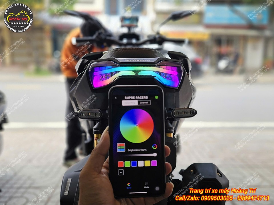Đèn hậu Shark Power hỗ trợ tùy chỉnh màu sắc trực tiếp bằng ứng dụng trên điện thoại