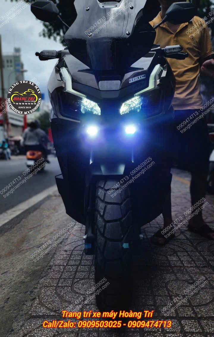 Chiếc ADV 160 thêm hiện đại và tăng sáng mạnh mẽ với cặp Bulbtek Cyber 1