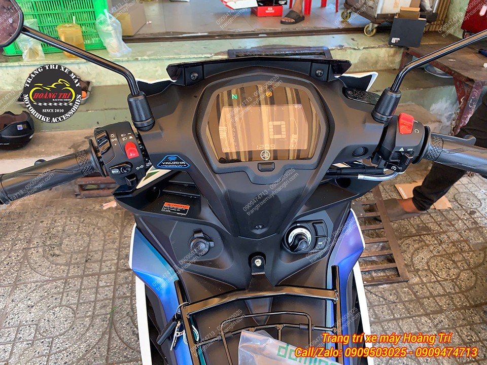 Toàn cảnh khu vực tay lái Exciter 155 2026 sau khi nâng cấp cụm công tắc Daytona