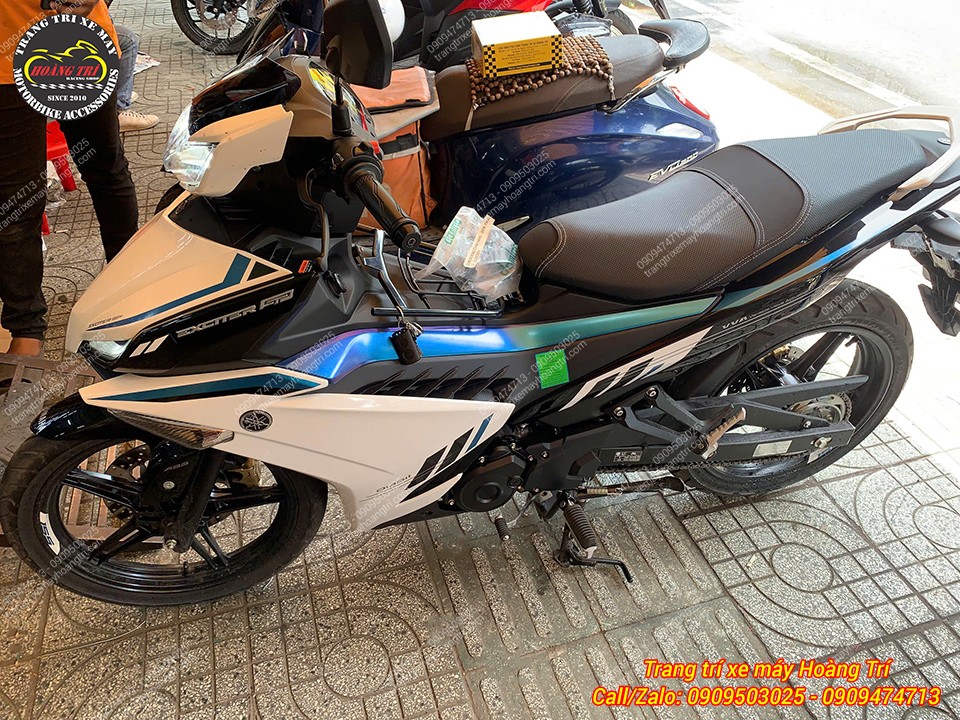 Toàn cảnh Exciter 155 2026 với phụ kiện cụm công tắc Daytona gọn gàng và tăng tiện ích