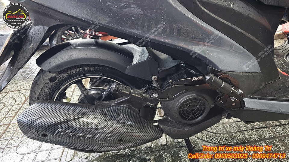 Chắn bùn dè con Freego sau lắp đặt hài hòa với bánh xe và khu vực lốc máy