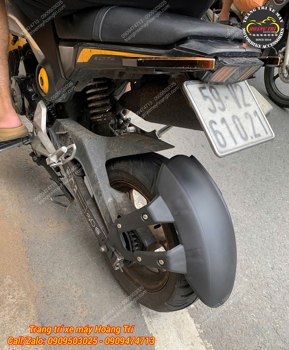Toàn cảnh chắn bùn sau MSX 4 chân lắp chắc chắn, tăng tiện ích sử dụng khi đi mưa hiệu quả