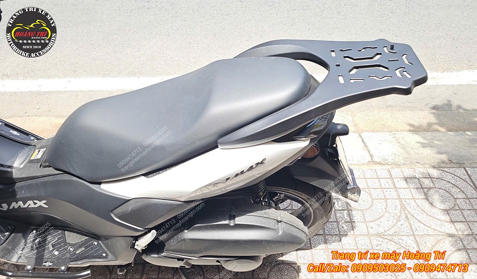 Baga sau nhôm đúc NMAX 155 sở hữu bề mặt rộng, kết cấu chắc chắn và liền lạc