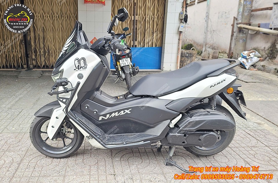 Toàn cảnh phía trước NMAX 155 trang bị cặp L4X F1 mang phong cách mạnh mẽ và cá tính