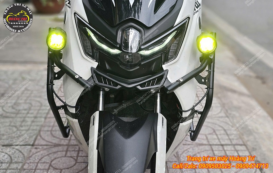 Khi bật sáng cặp đèn mang đến phong cách mới: thể thao và cá tính hơn cho NMAX 155