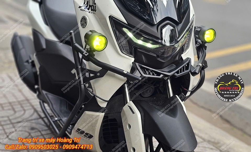 NMAX 155 gắn đèn trợ sáng L4X F1 trông hài hòa cùng thiết vị trí đèn pha của xe