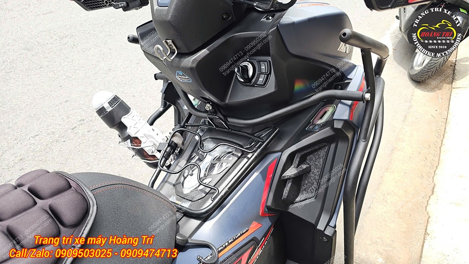 Không gây ra cồng kềnh mất cân đối khi trang bị khung chống đổ NVX V3 cùng baga giữa NVX V3