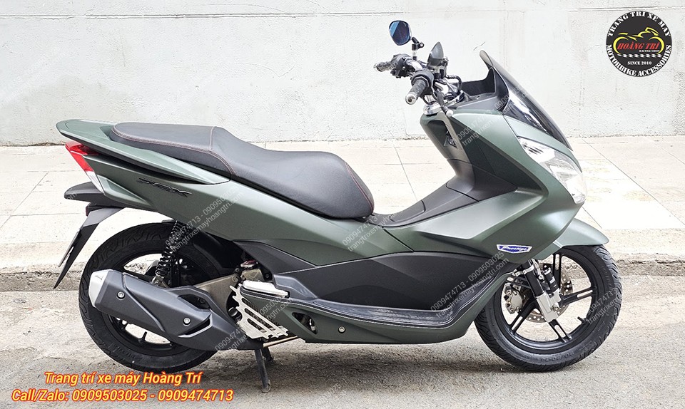Góc bên phải PCX 2015 sau tân trang cho thấy màu xanh lục X254 phủ đồng đều toàn xe