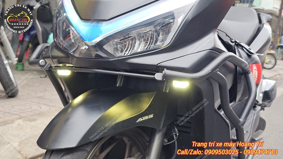 Đèn trợ sáng Bulbtek Cyber 1 ánh sáng trắng sáng rõ, giúp hỗ trợ tăng sáng cho xe PCX 2026