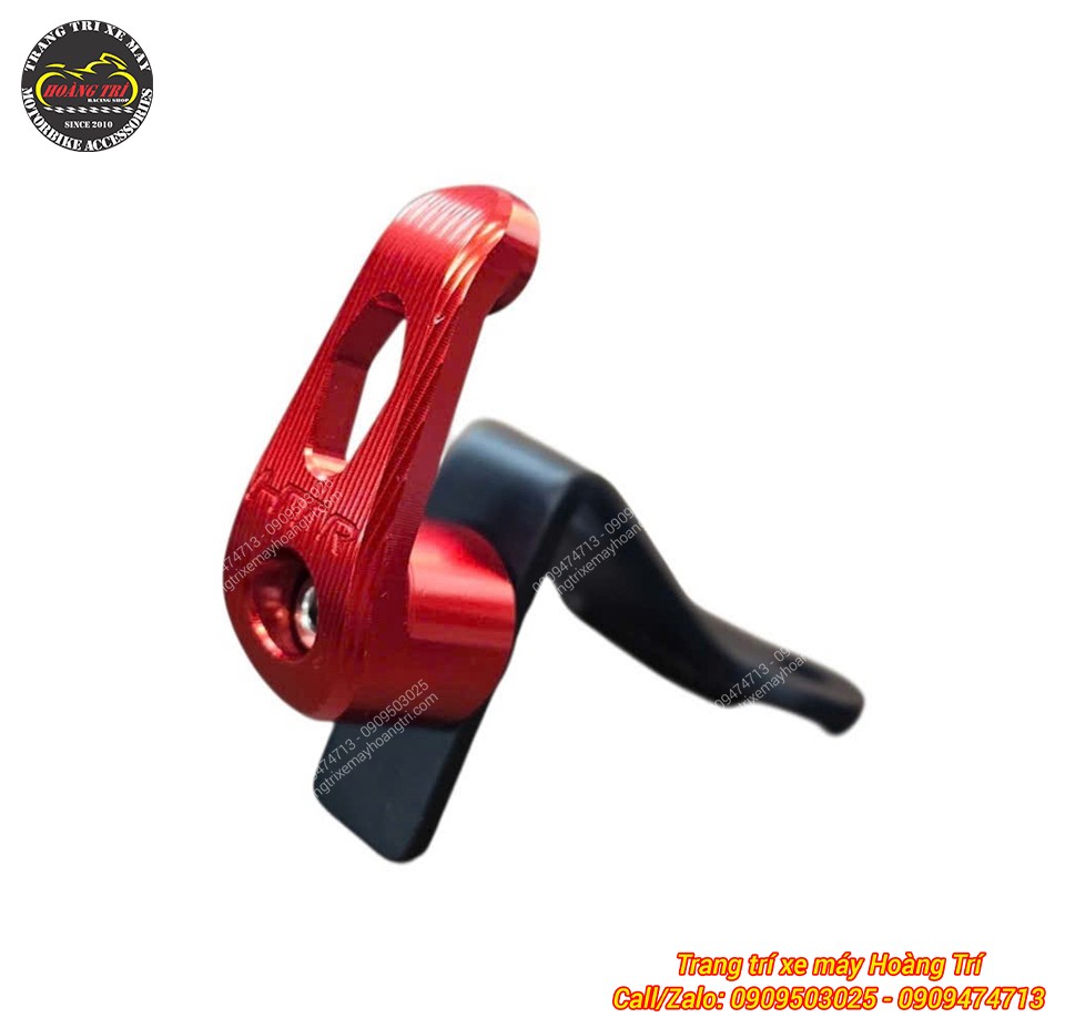 Cận cảnh móc treo đồ HTR PCX 160 gia công CNC sắc nét, hoàn thiện màu đỏ bắt mắt