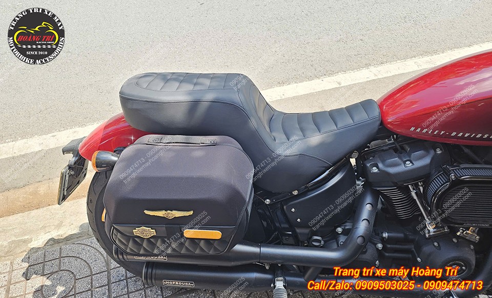 Cận cảnh Harley Davidson trước nâng cấp, phía sau đang sử dụng bộ túi hông mang phong cách cổ điển